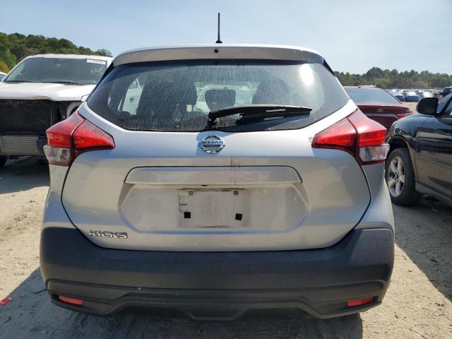 3N1CP5CU6JL506394 - 2018 NISSAN KICKS S SILVER photo 6