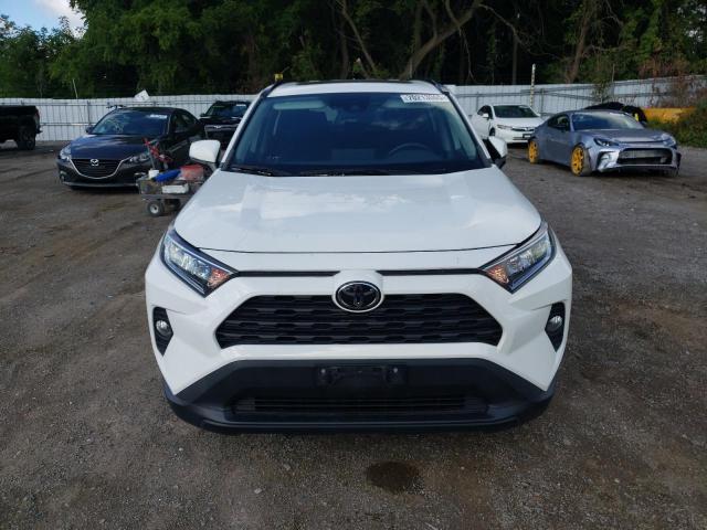 2T3R1RFV6LW100034 - 2020 TOYOTA RAV4 XLE თეთრი ფოტო 5