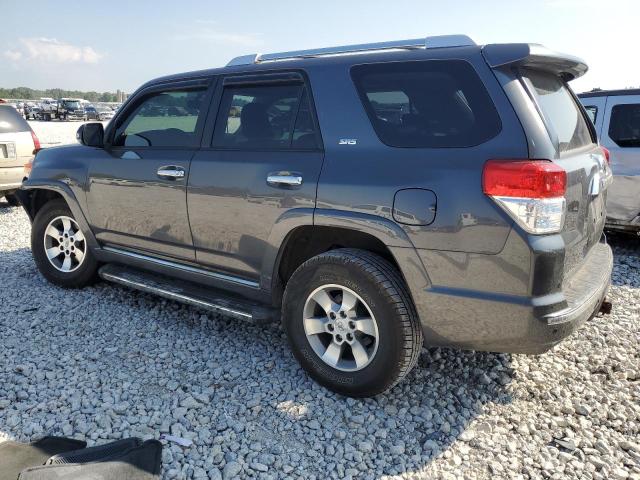 JTEBU5JR3B5050528 - 2011 TOYOTA 4RUNNER SR5 GRAY photo 2