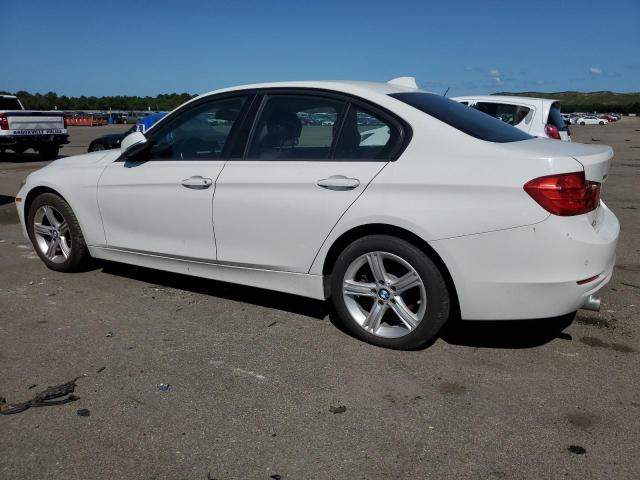 WBA3C3C5XDF981516 - 2013 BMW 320 I XDRIVE WHITE photo 2