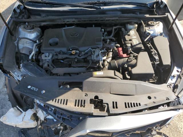 4T1B11HK8JU152051 - 2018 TOYOTA CAMRY L SILVER photo 11