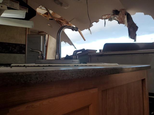 4YDT2912XBD410938 - 2011 KEYSTONE PASSPORT WHITE photo 5