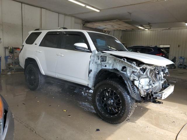 JTEMU5JR9M5889756 - 2021 TOYOTA 4RUNNER SR5/SR5 PREMIUM Weiß Foto 4