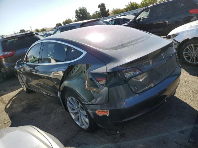 5YJ3E1EA6JF023825 - 2018 TESLA MODEL 3 GRAY photo 2