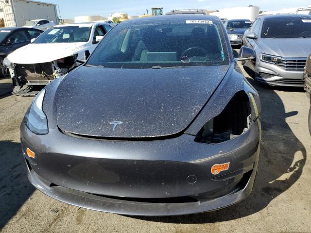 5YJ3E1EA6JF023825 - 2018 TESLA MODEL 3 GRAY photo 5