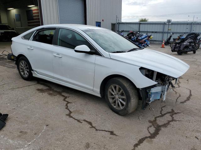 5NPE24AF1JH599635 - 2018 HYUNDAI SONATA SE WHITE photo 4