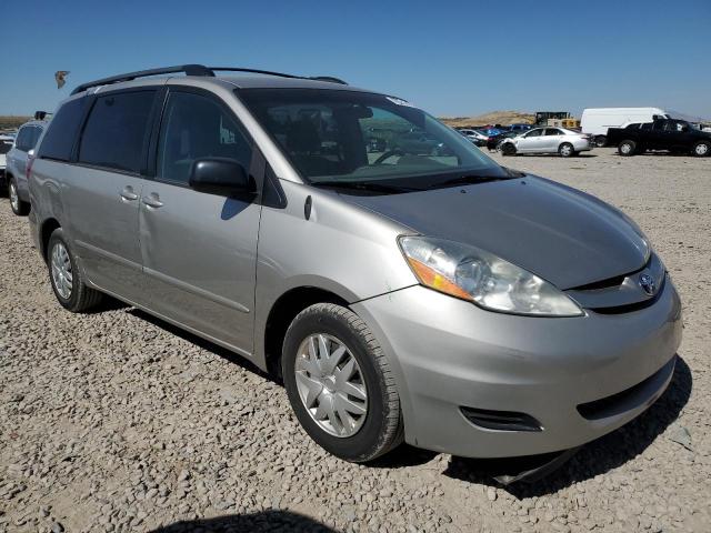 5TDKK4CC2AS318555 - 2010 TOYOTA SIENNA CE SILVER photo 4