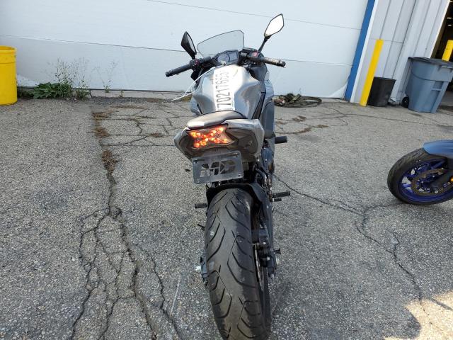 JKAEXEJ15JDA02761 - 2018 KAWASAKI EX650 J Boz foto 4