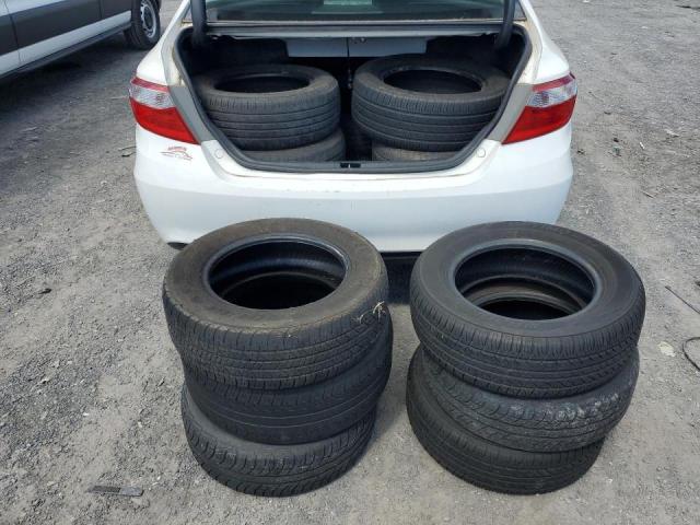 4T1BF1FK4HU688980 - 2017 TOYOTA CAMRY LE 白色 照片 12