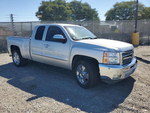 1GCRCSE09DZ361943 - 2013 CHEVROLET SILVERADO C1500 LT 银色 照片 4