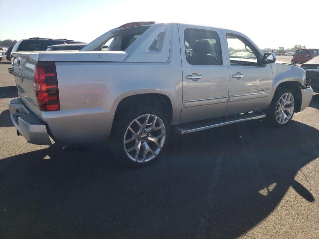 3GNNCEE04AG266791 - 2010 CHEVROLET AVALANCHE LS SILVER photo 3