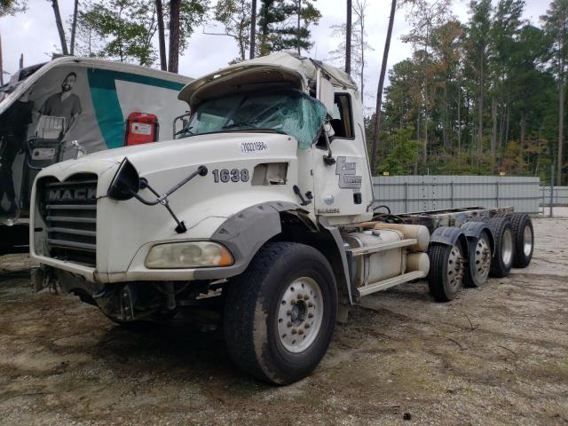 1M2AX13C8GM034438 - 2016 MACK 800 GU800 WHITE photo 2