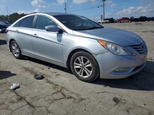 5NPEB4AC7DH635418 - 2013 HYUNDAI SONATA GLS SILVER photo 4