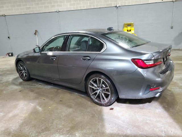 3MW5P9J09N8C69709 - 2022 BMW 330XE GRAY photo 2