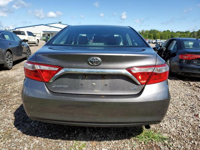 4T1BF1FK8GU179019 - 2016 TOYOTA CAMRY LE 灰色 照片 6