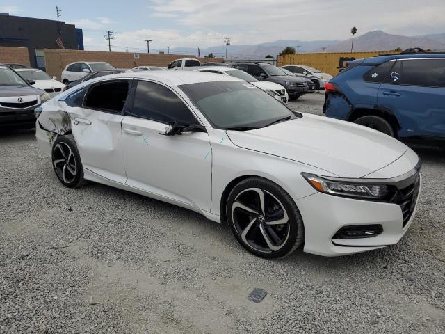 1HGCV1F39JA149767 - 2018 HONDA ACCORD SPORT WHITE photo 4