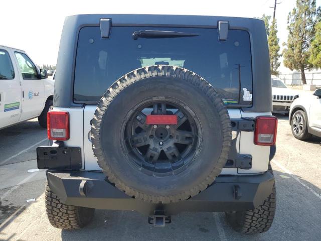 1J4BA5H16BL521963 - 2011 JEEP WRANGLER U SAHARA SILVER photo 6