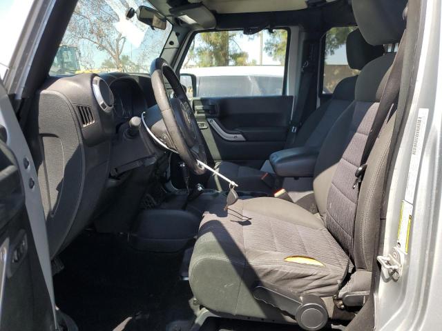 1J4BA5H16BL521963 - 2011 JEEP WRANGLER U SAHARA SILVER photo 7
