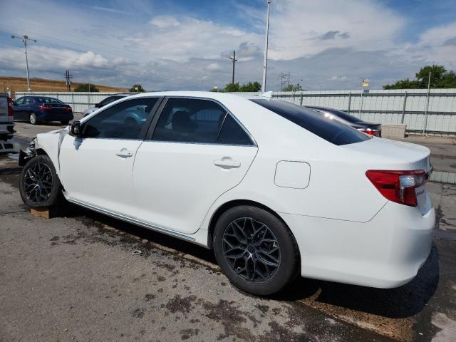 4T1BK1FK7CU500246 - 2012 TOYOTA CAMRY SE WHITE photo 2