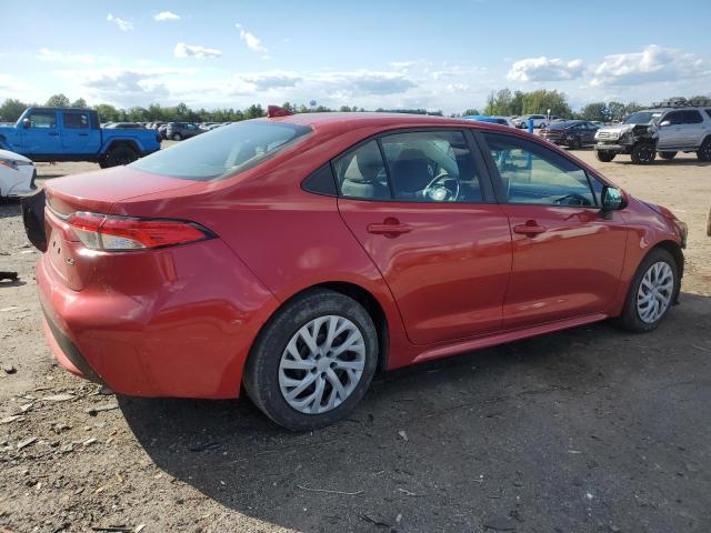 5YFEPRAE7LP069858 - 2020 TOYOTA COROLLA LE RED photo 3