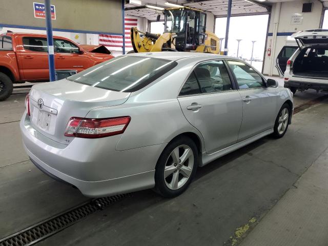 4T1BF3EK1AU015938 - 2010 TOYOTA CAMRY BASE ვერცხლისფერი ფოტო 3
