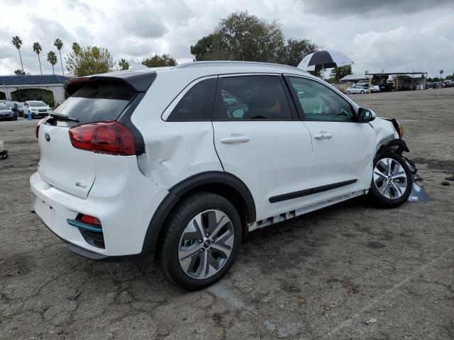 KNDCC3LG6M5104046 - 2021 KIA NIRO EX WHITE photo 3