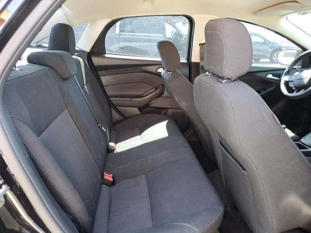 1FADP3FEXJL313161 - 2018 FORD FOCUS SE შავი ფოტო 10