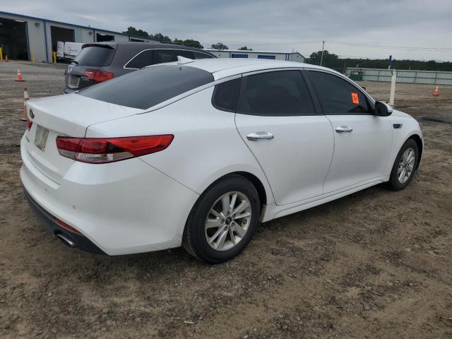 5XXGT4L32JG194999 - 2018 KIA OPTIMA LX WHITE photo 3