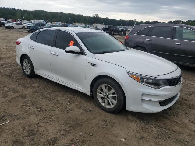 5XXGT4L32JG194999 - 2018 KIA OPTIMA LX WHITE photo 4