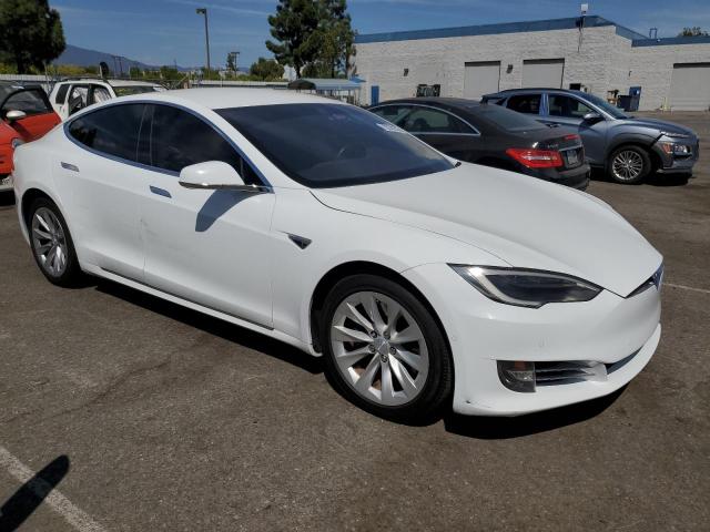 5YJSA1E18GF157803 - 2016 TESLA MODEL S 白色 照片 4