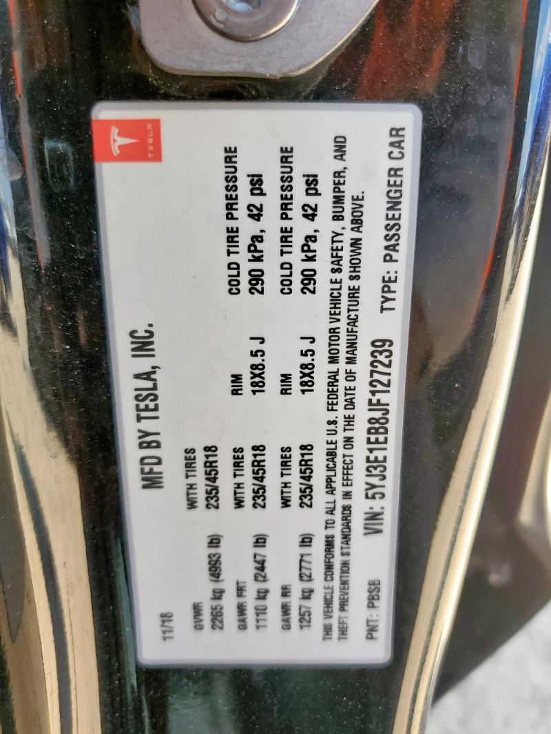 5YJ3E1EB8JF127239 - 2018 TESLA MODEL 3 შავი ფოტო 12