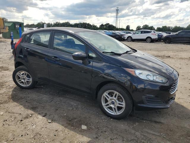 3FADP4EJ0KM132462 - 2019 FORD FIESTA SE BLACK photo 4