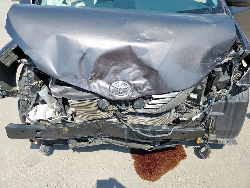 5TDYK3DC5CS267705 - 2012 TOYOTA SIENNA XLE CHARCOAL photo 11