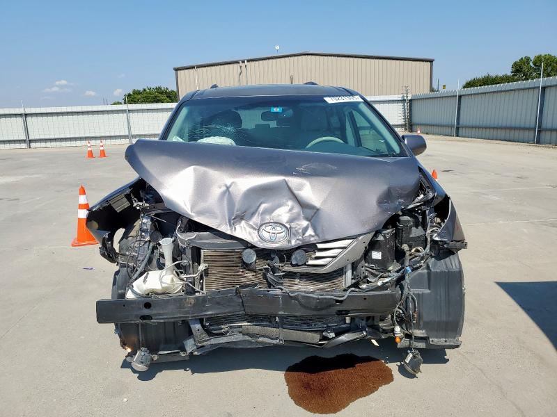 5TDYK3DC5CS267705 - 2012 TOYOTA SIENNA XLE CHARCOAL photo 5