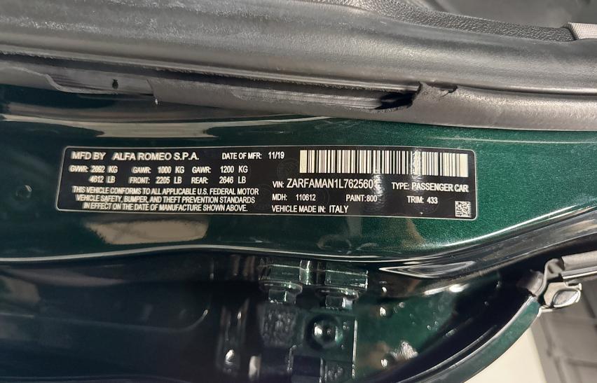 ZARFAMAN1L7625601 - 2020 ALFA ROMEO GIULIA GREEN photo 10