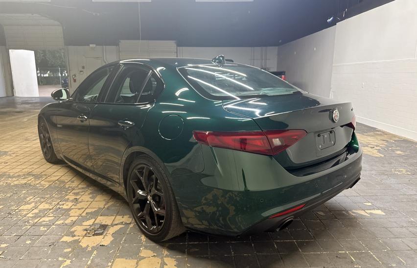 ZARFAMAN1L7625601 - 2020 ALFA ROMEO GIULIA GREEN photo 3