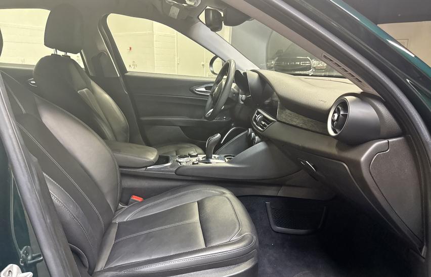 ZARFAMAN1L7625601 - 2020 ALFA ROMEO GIULIA GREEN photo 5