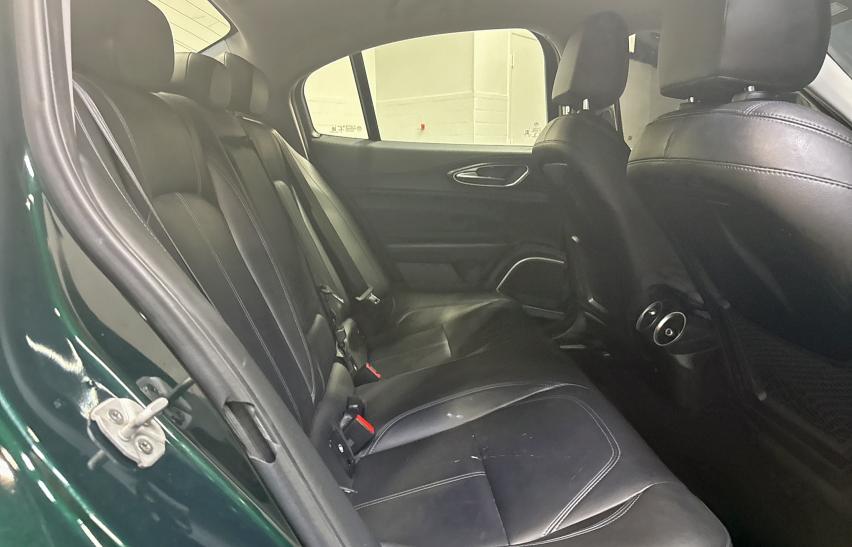 ZARFAMAN1L7625601 - 2020 ALFA ROMEO GIULIA GREEN photo 6