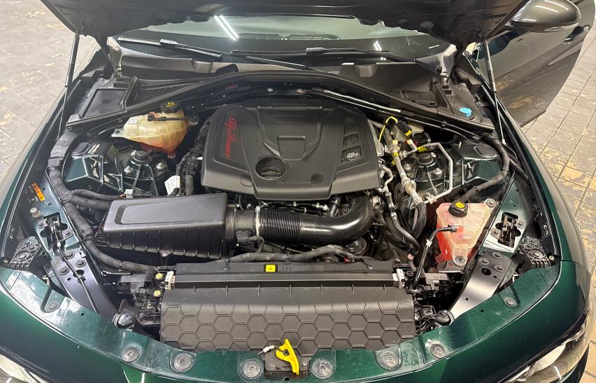 ZARFAMAN1L7625601 - 2020 ALFA ROMEO GIULIA GREEN photo 7