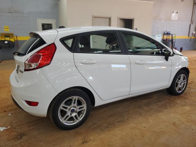 3FADP4EJ9JM115707 - 2018 FORD FIESTA SE WHITE photo 3
