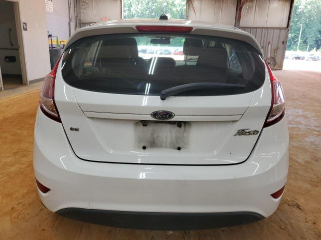 3FADP4EJ9JM115707 - 2018 FORD FIESTA SE WHITE photo 6