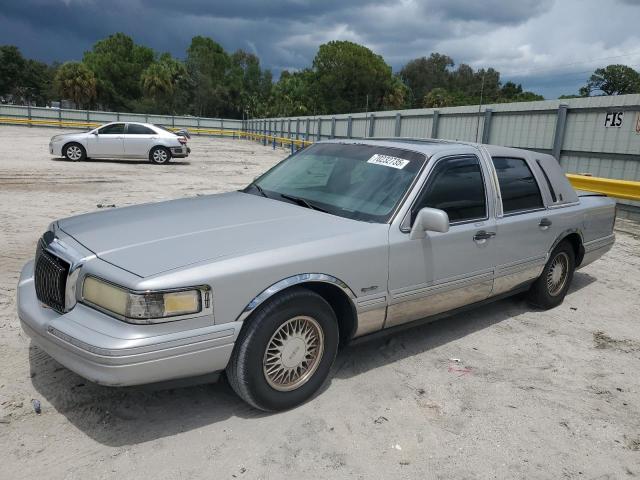 1997 LINCOLN TOWN CAR SIGNATURE, 