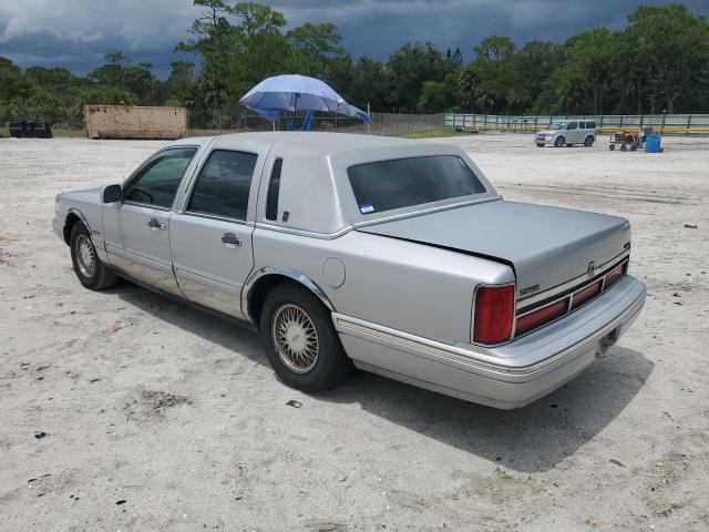 1LNLM82W0VY733283 - 1997 LINCOLN TOWN CAR SIGNATURE 银色 照片 2