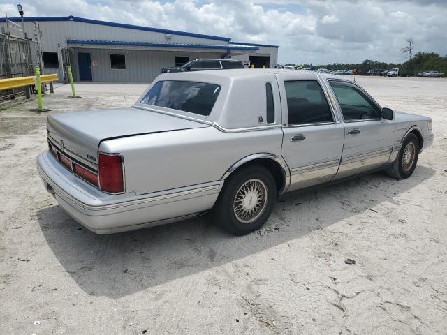 1LNLM82W0VY733283 - 1997 LINCOLN TOWN CAR SIGNATURE 银色 照片 3