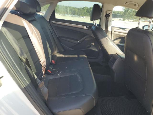 1VWDT7A38HC044359 - 2017 VOLKSWAGEN PASSAT R-LINE Белый фото 10