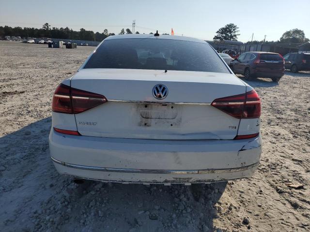 1VWDT7A38HC044359 - 2017 VOLKSWAGEN PASSAT R-LINE Белый фото 6