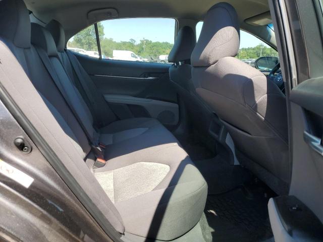 4T1B11HK1JU633212 - 2018 TOYOTA CAMRY L GRAY photo 10