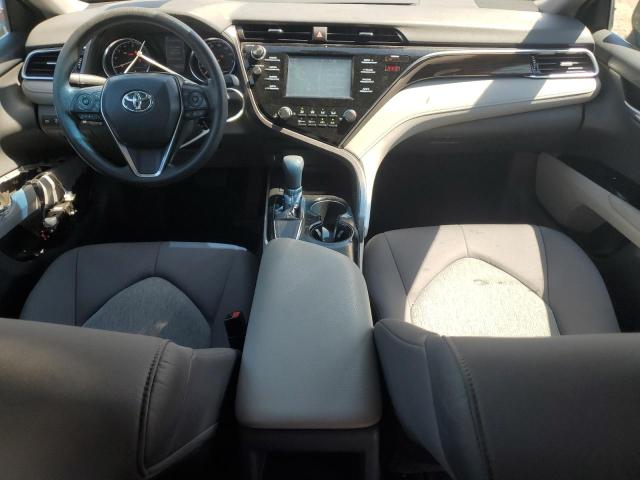 4T1B11HK1JU633212 - 2018 TOYOTA CAMRY L GRAY photo 8