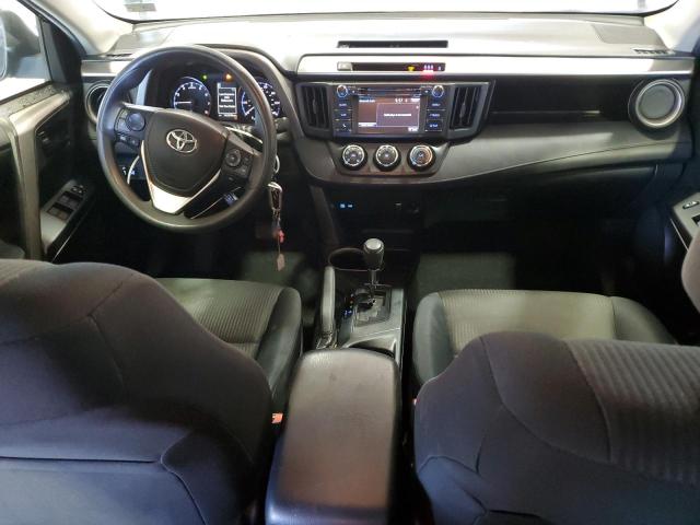 JTMBFREV6JJ718096 - 2018 TOYOTA RAV4 LE Көк фото 8