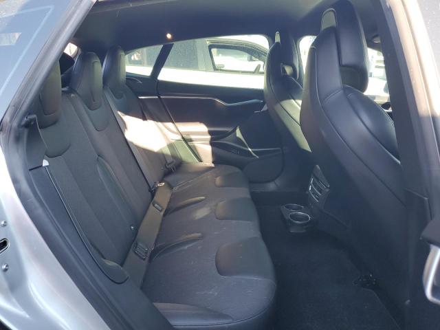 5YJSA1E16HF194432 - 2017 TESLA MODEL S Արծաթագույն լուսանկար 10